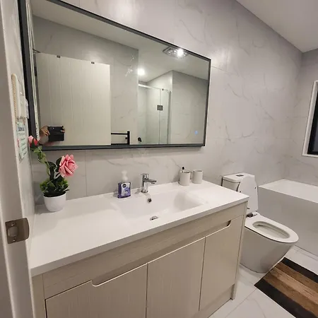 Bright & Spacious Budget Friendly Rooms In West Auckland Perfect For Solo Or Couple Travellers Exterior photo